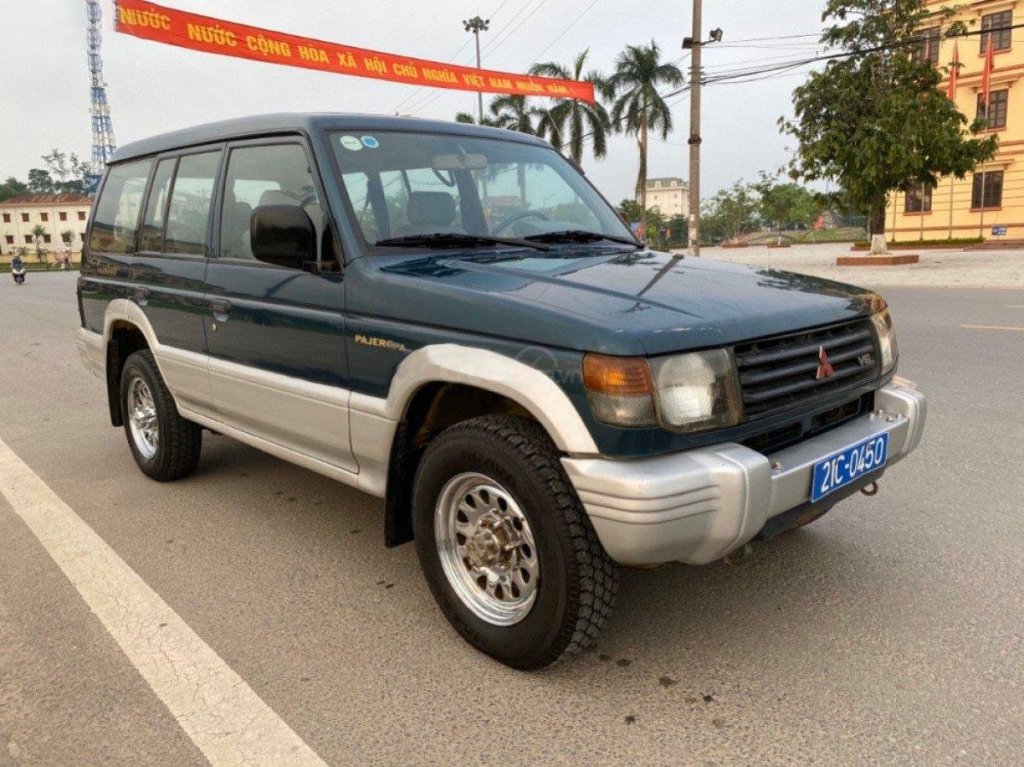 mitsubishi_pajero_2000.jpg