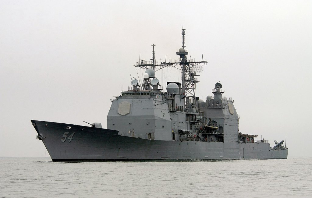 1280px-USS_Antietam_(CG-54)_underway_2004.jpg