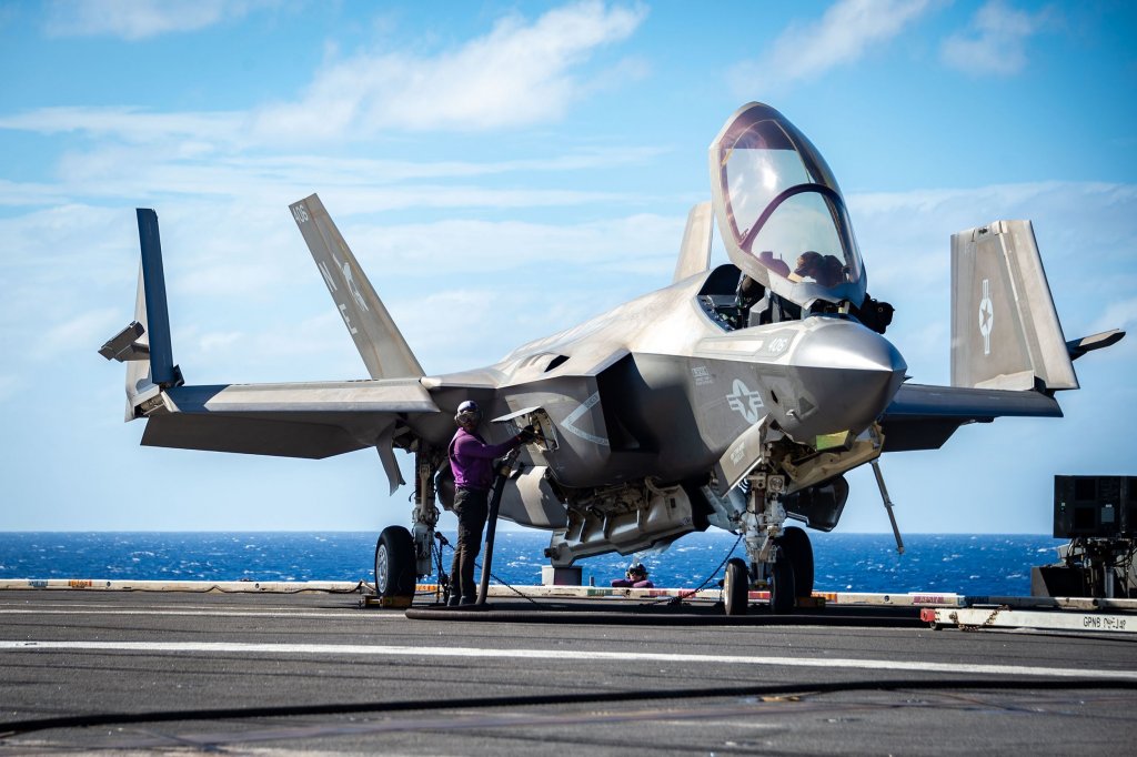 220125195944-f-35c-file.jpg