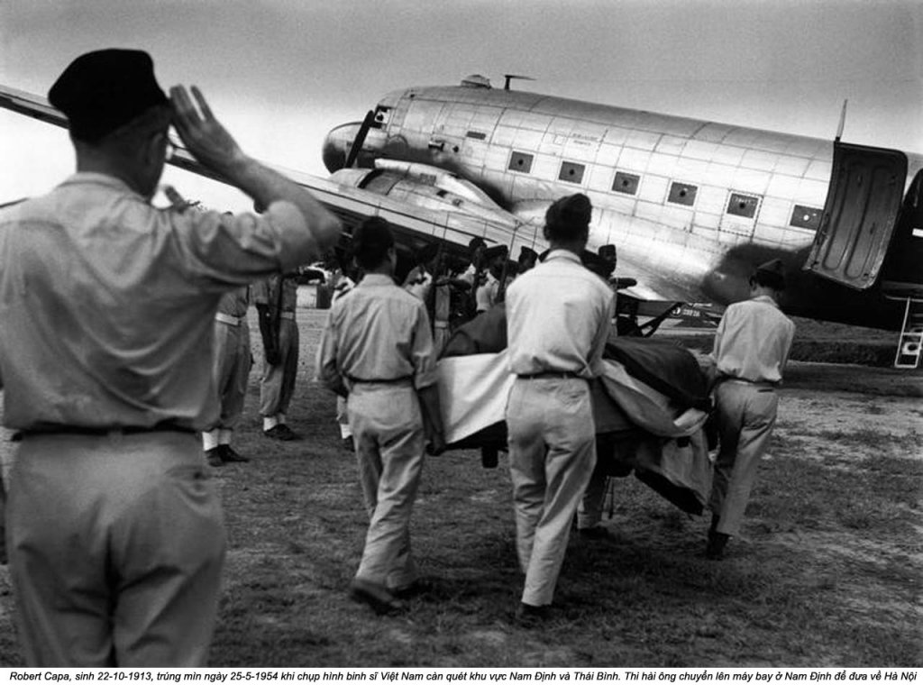 Photographer_Robert Capa (8).jpg