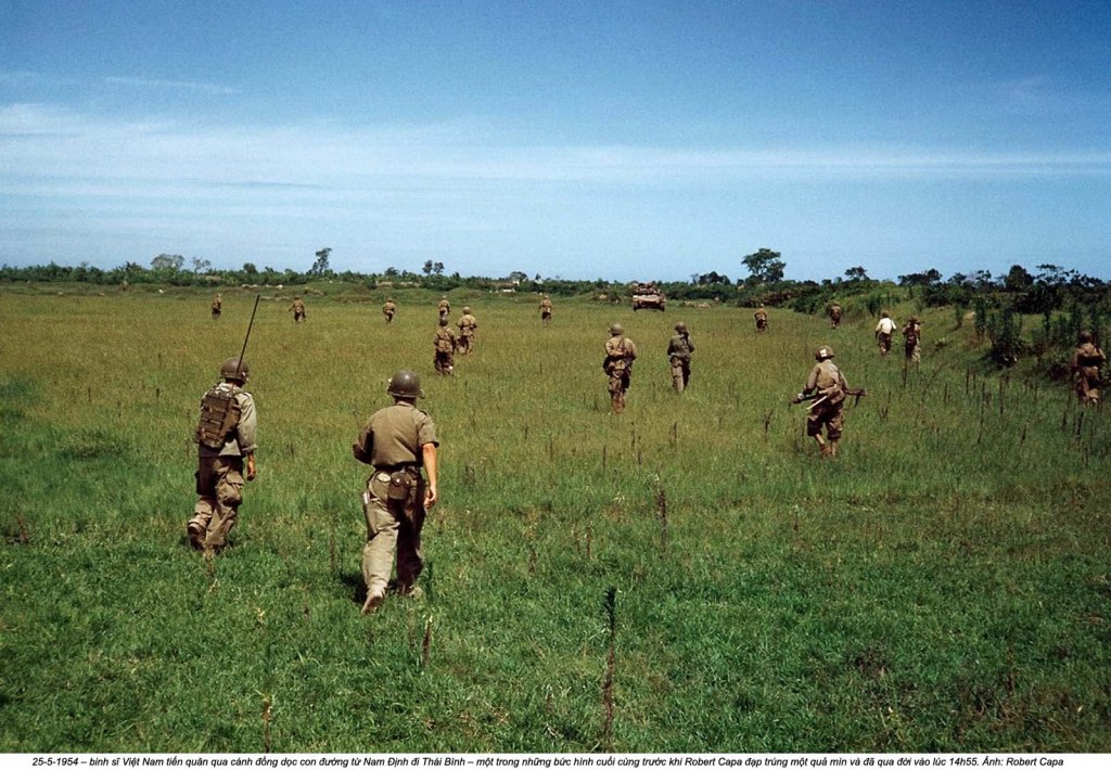 Photographer_Robert Capa (28).jpg