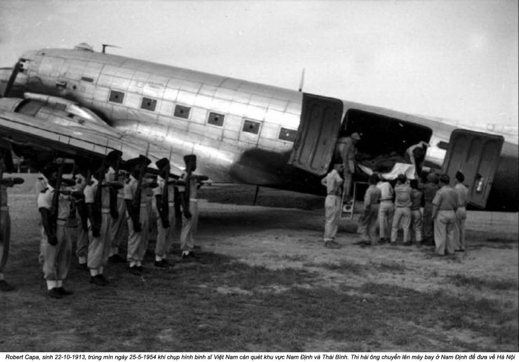 Photographer_Robert Capa (6).jpg