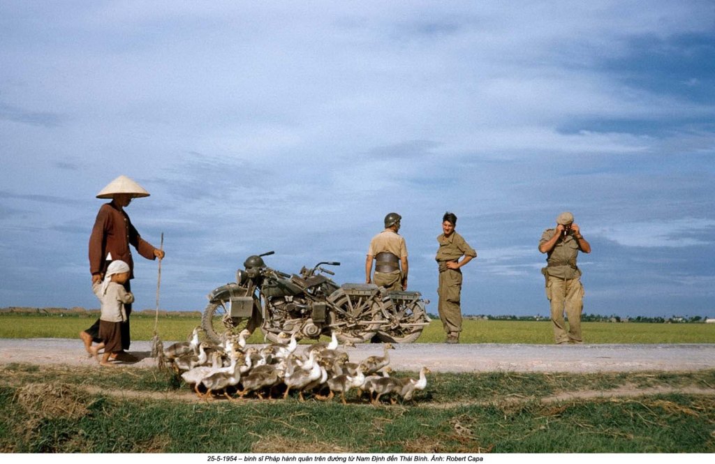 Photographer_Robert Capa (23).jpg