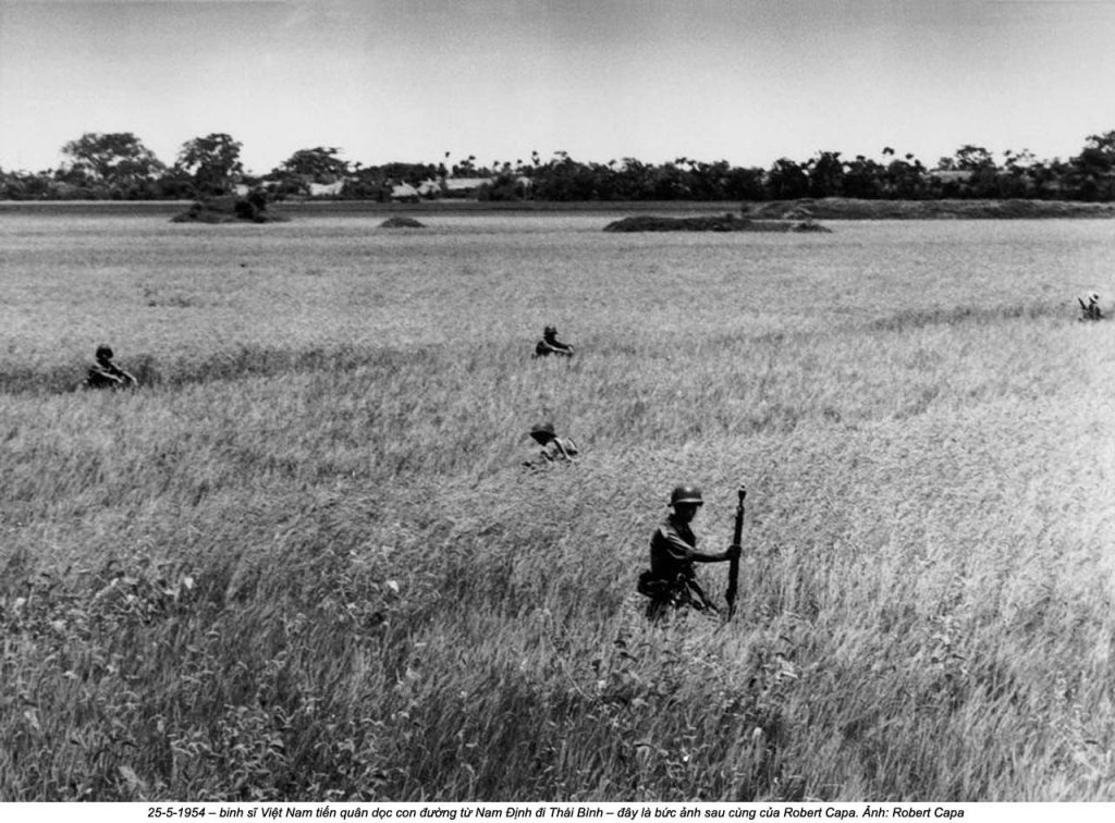 Photographer_Robert Capa (33).jpg