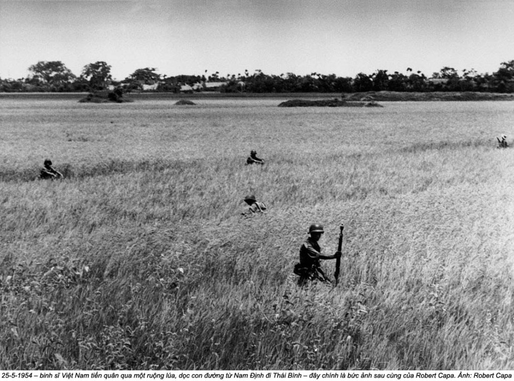 Photographer_Robert Capa (34).jpg