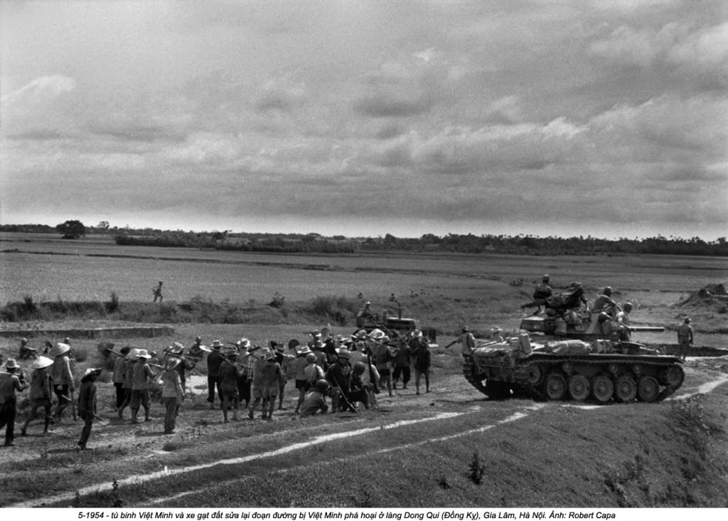 Photographer_Robert Capa (87).jpg