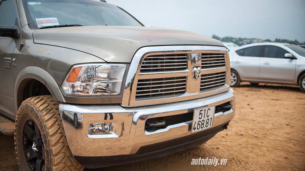 Dodge_Ram_3500 (14).jpg