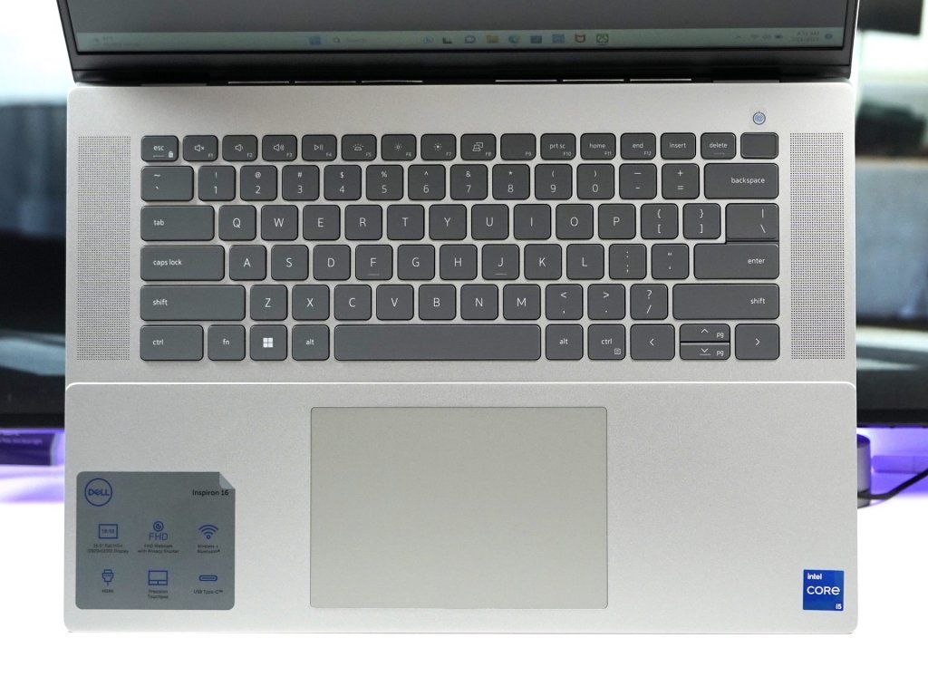 Dell Inspiron 5620 4.JPG