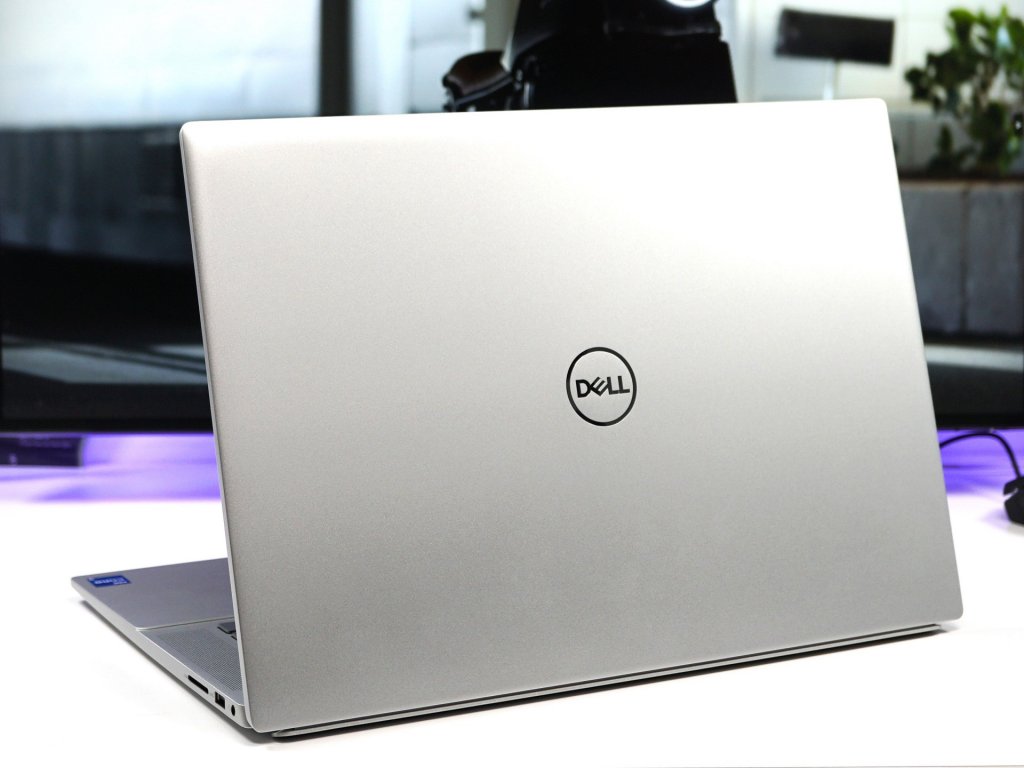 Dell Inspiron 5620 7.JPG