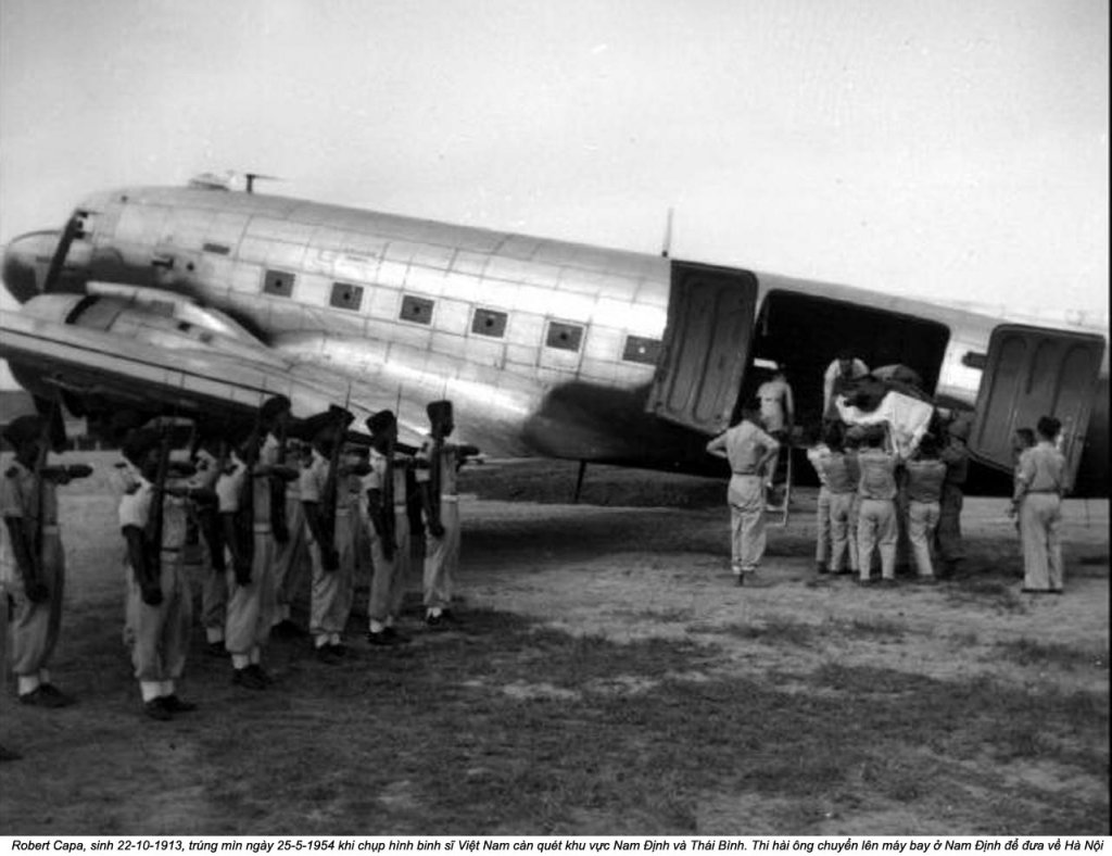 Photographer_Robert Capa (9).jpg