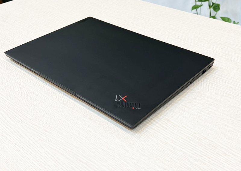 thinkpad x1 gen 10 i7.jpg