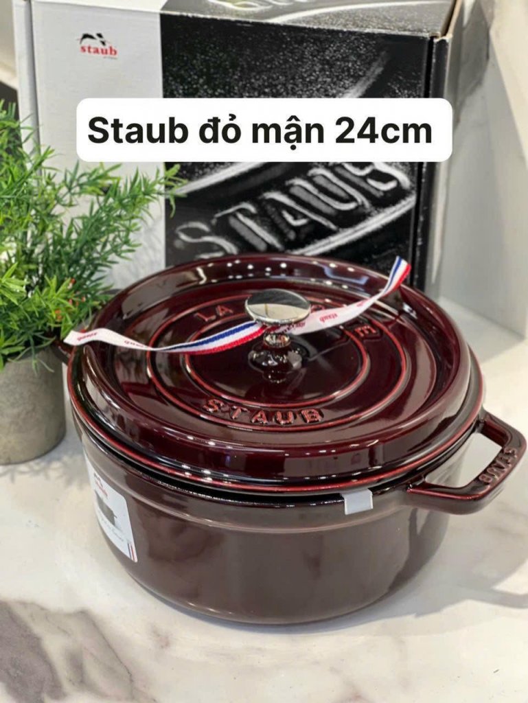 Nồi gang 24cm màu mận chín Staub Round Cocotte Grenadine 40509-357-06.jpeg