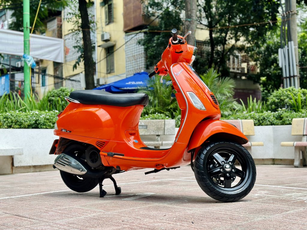 Vespa (2).jpg