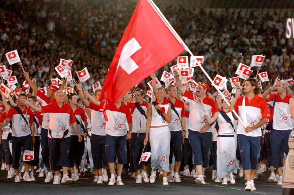 120727114252-federer-flag-athens.jpeg