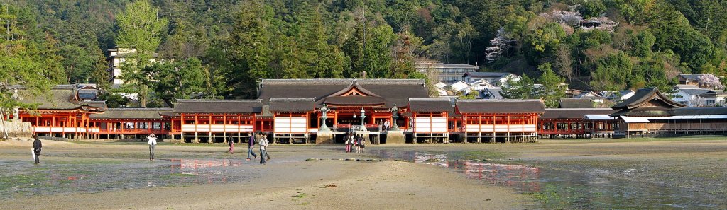 Itsukushima_Shinto_Shrine.jpg