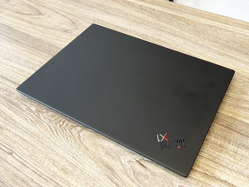 lenovo thinkpad x1 carbon.jpg