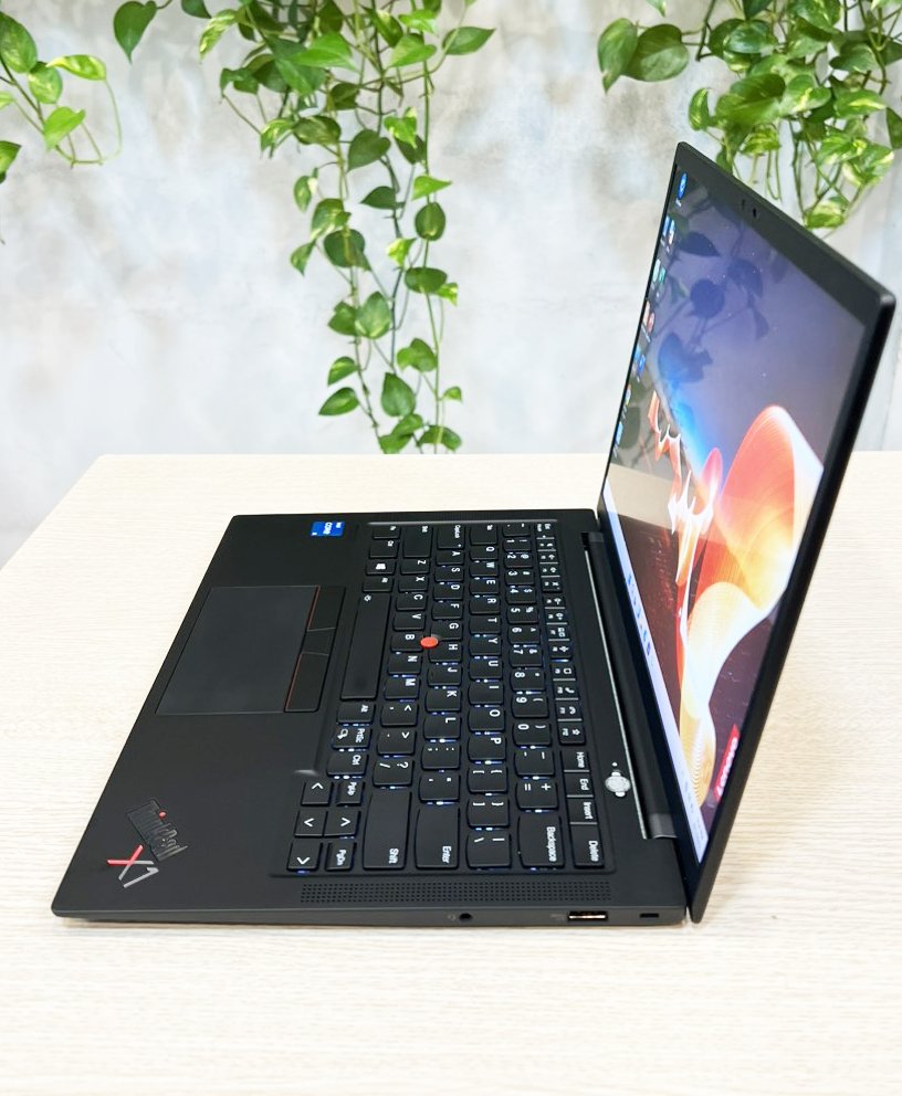 lenovo thinkpad x1 gen 9 i7.jpg