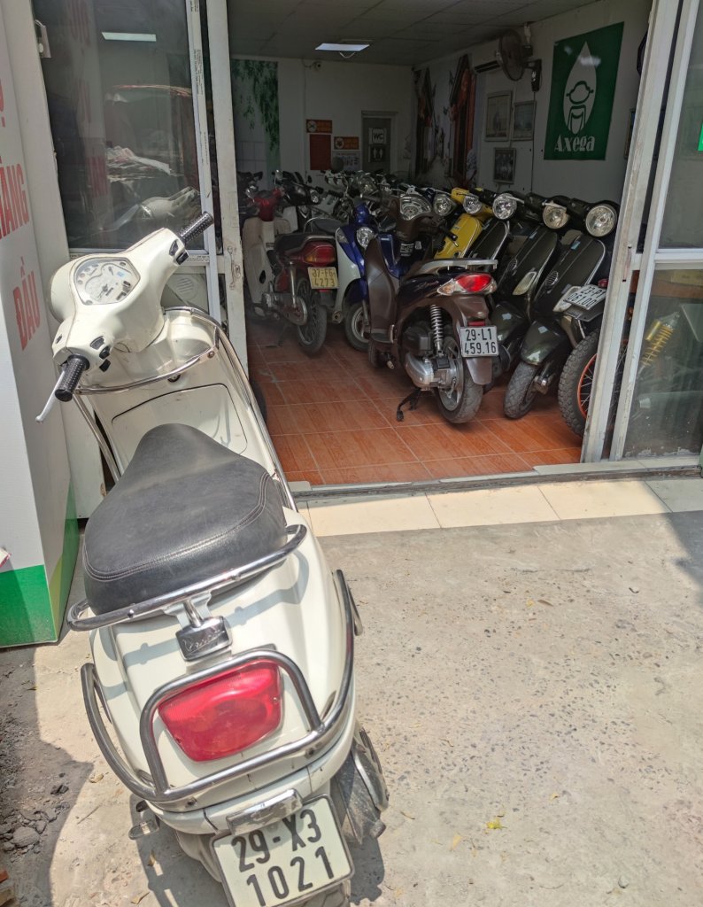 Vespa LX 1021 (1).jpg