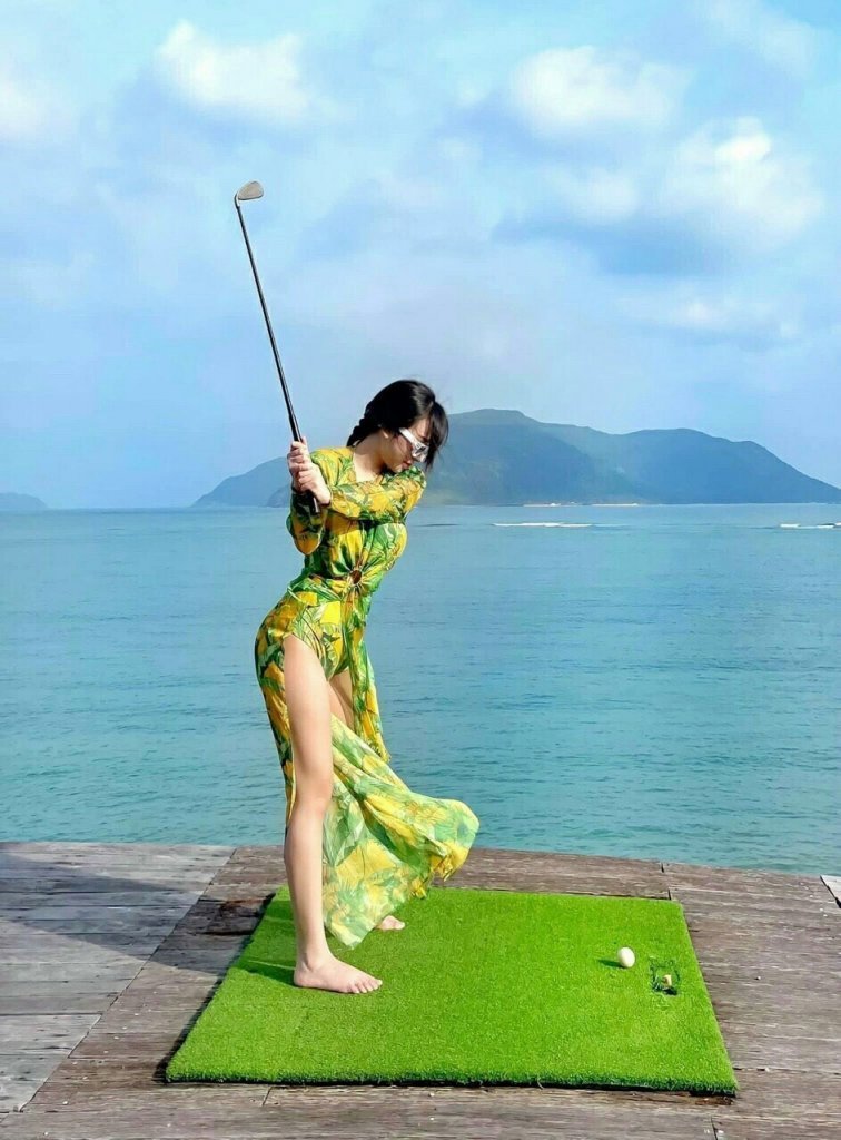 H.G chơi Golf.jpg