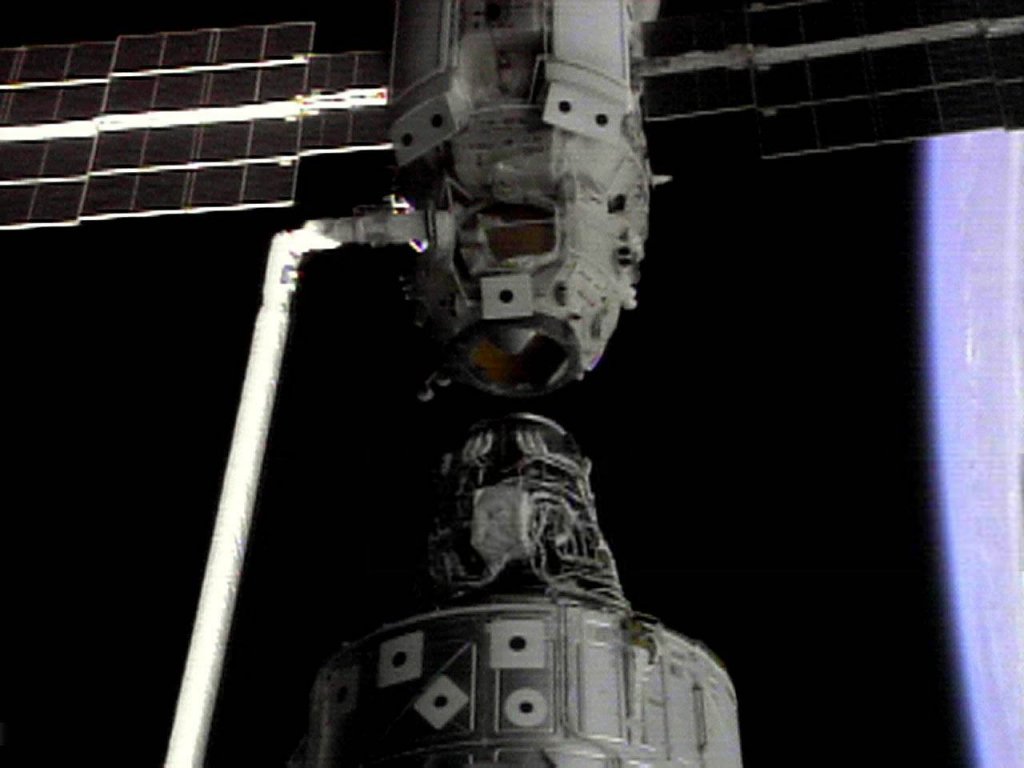 STS-88 Endeavour (25).jpg