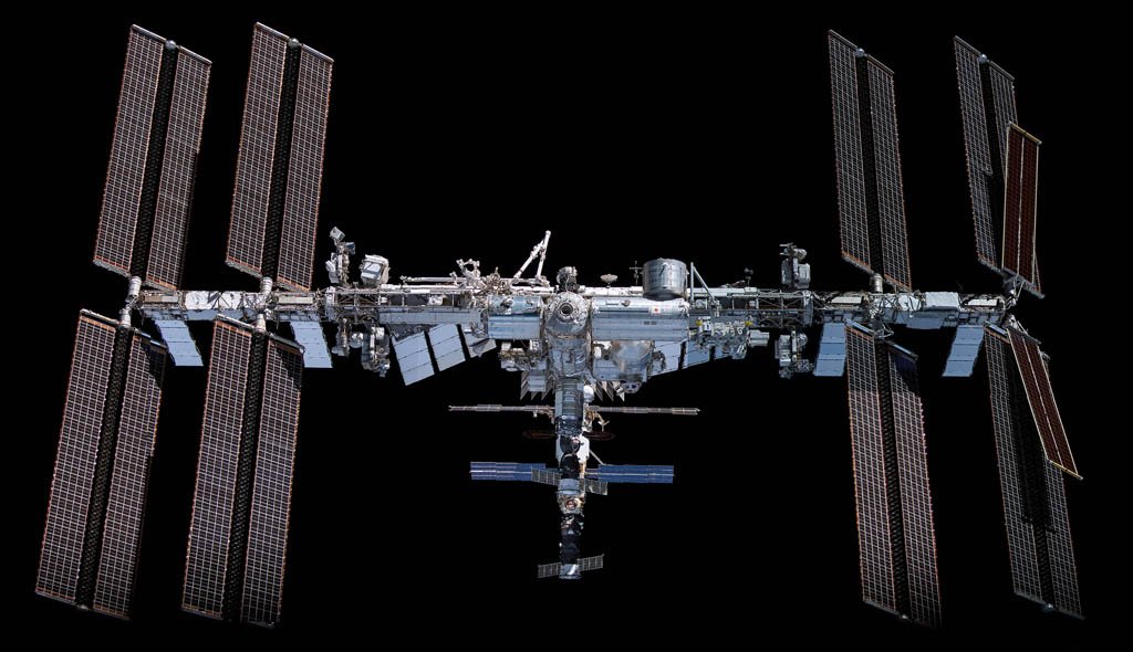 ISS 2021_11 (1)a.jpg