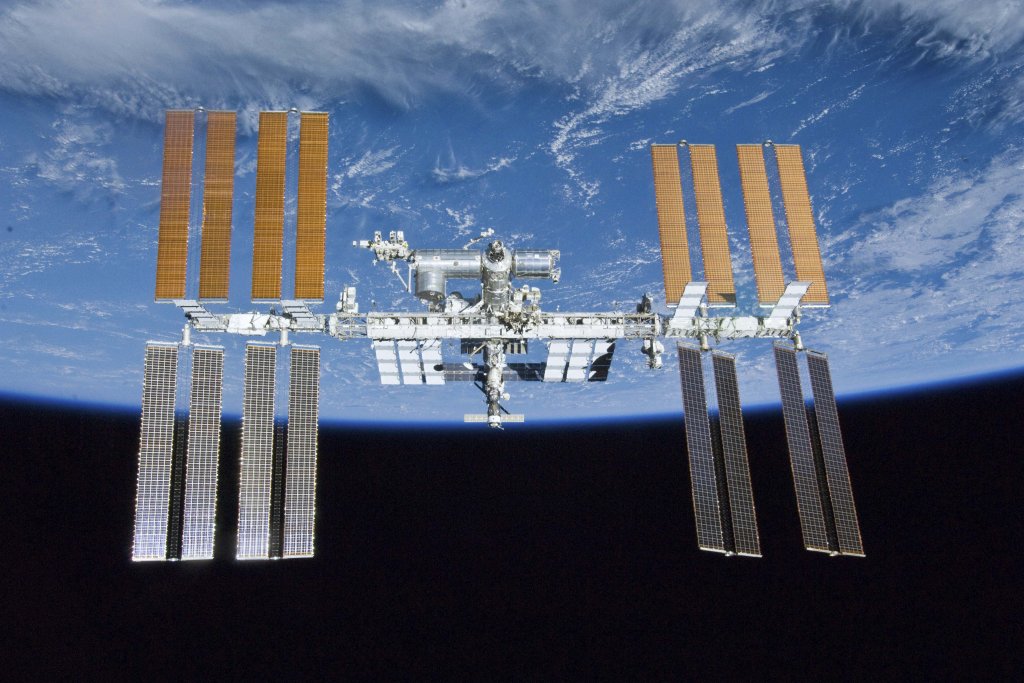 ISS 2010_5_23 (1).jpeg