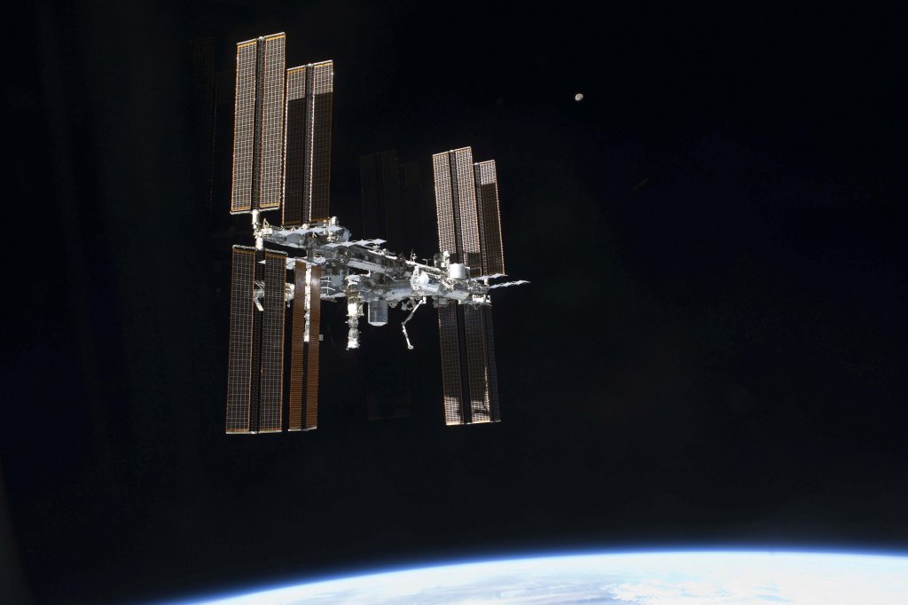 ISS 2011_7_19 (1).jpeg