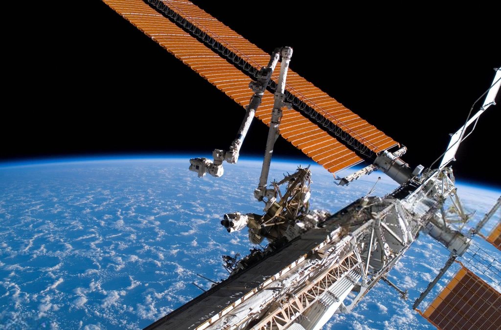 ISS- Canadarm (9).jpg