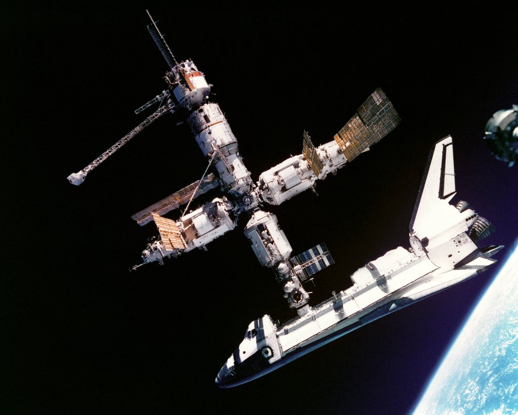 Station Mir 1995_7_4 (1).jpg