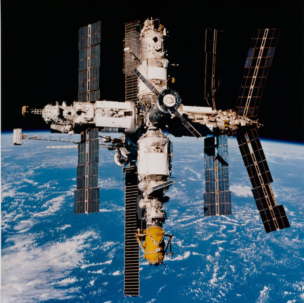 Station Mir 1998_1 (2).jpg