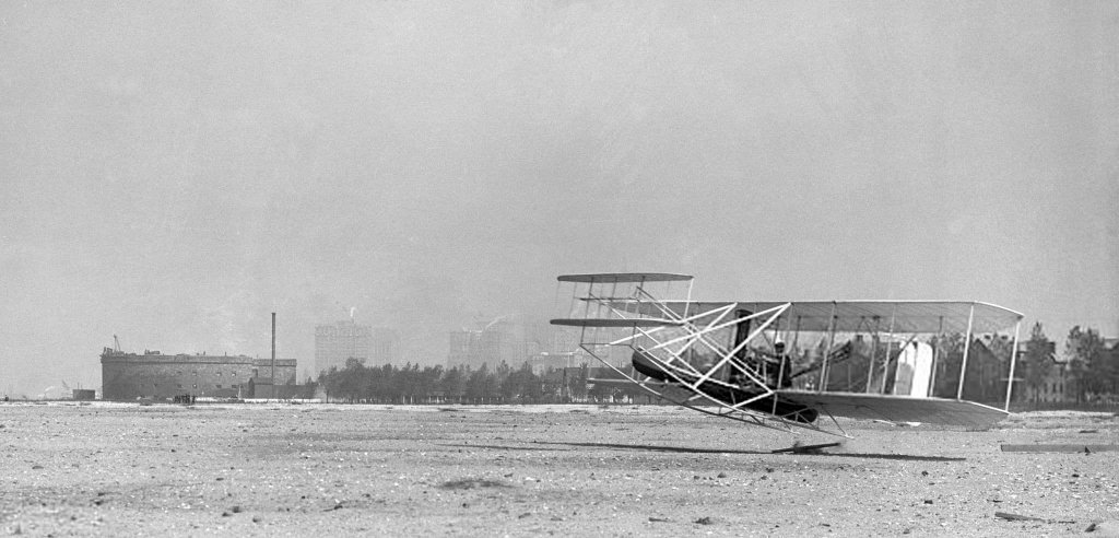 Máy bay 1910 (10).jpg