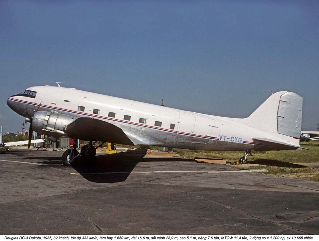 Douglas DC-3 (2).jpg