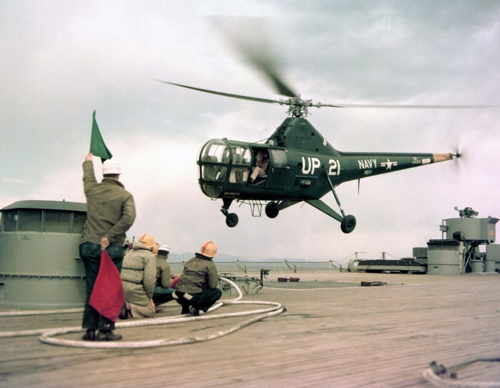 Sikorsky 1945_2 (2).jpg