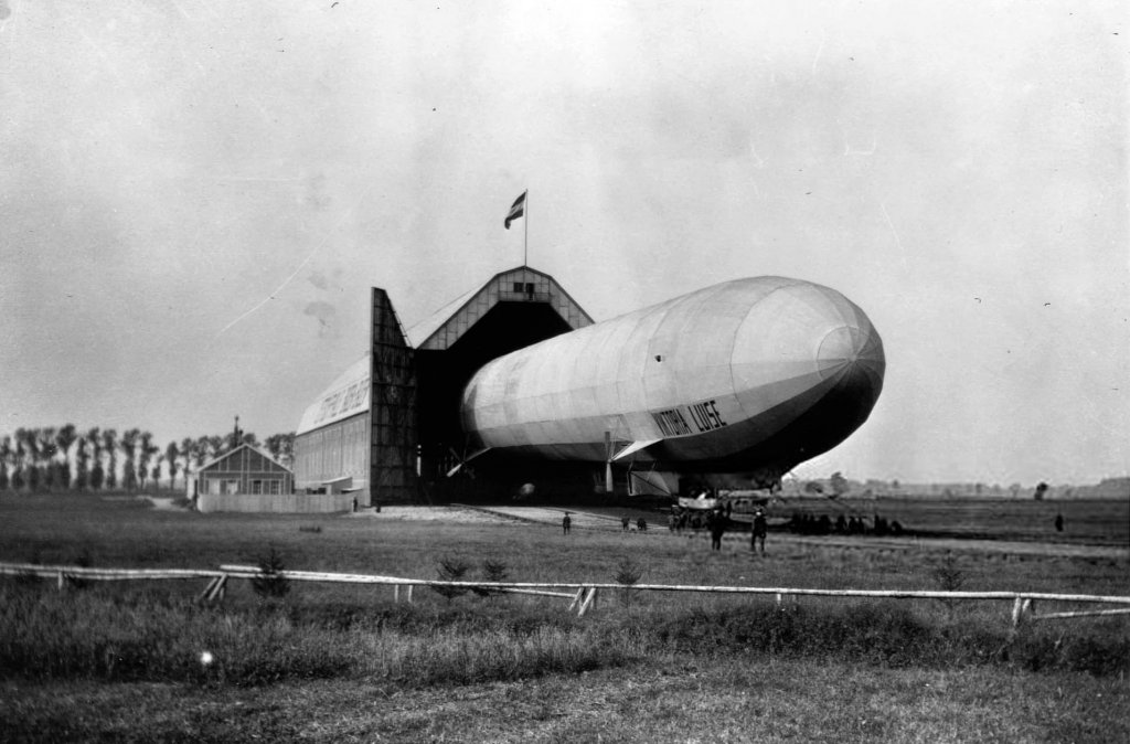 Airship 1912 (7).jpg