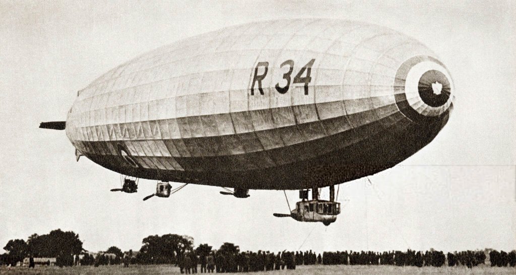 Airship 1918 (2) R-34.jpg