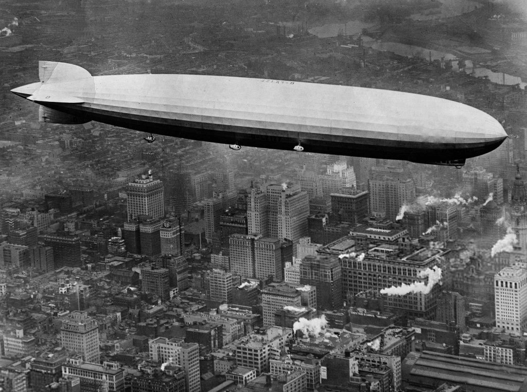 Airship 1928 (4) LZ-127 Graf Zeppelin.jpg