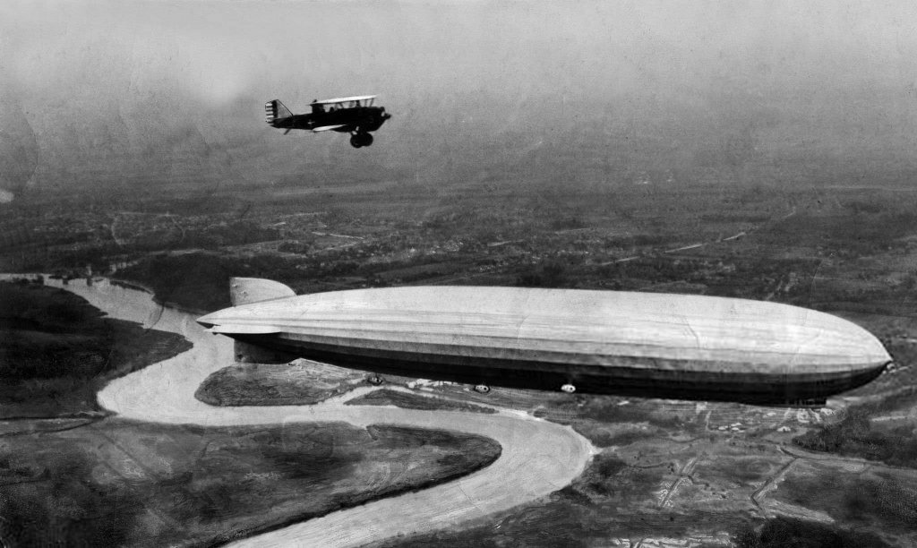 Airship 1928 (10) LZ-127 Graf Zeppelin.jpg