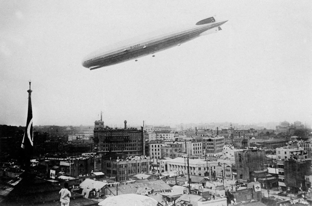 Airship 1928 (11) LZ-127 Graf Zeppelin.jpg