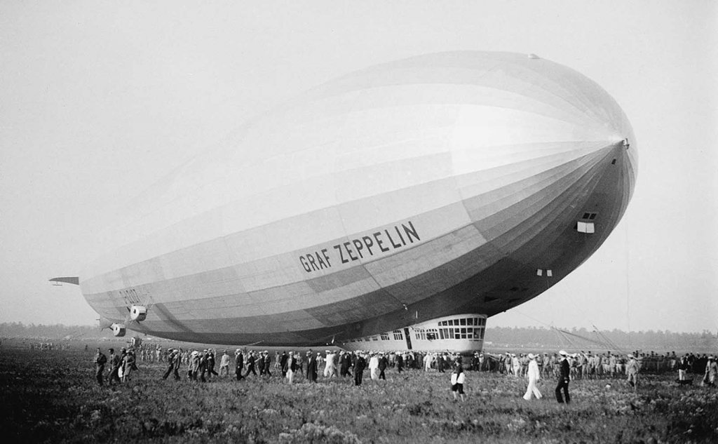 Airship 1928 (22) LZ-127 Graf Zeppelin.jpg