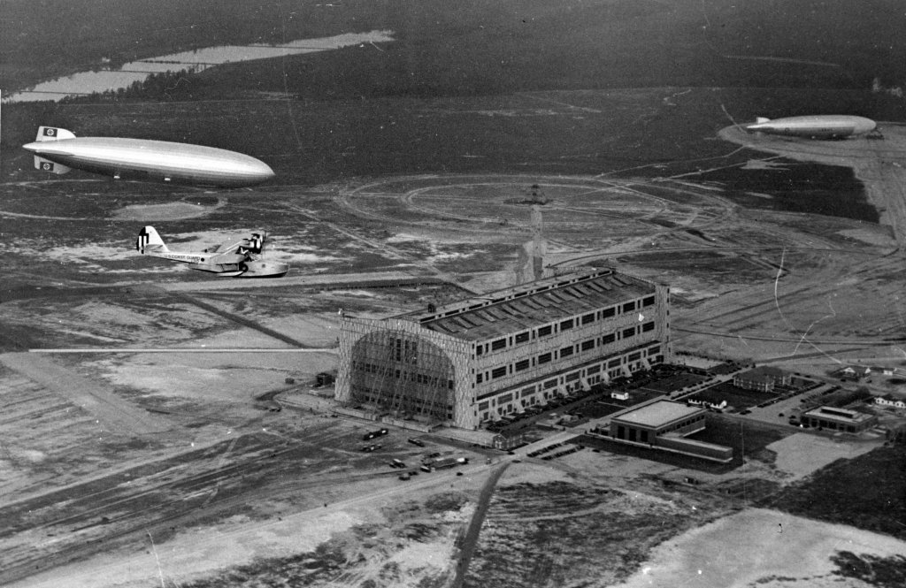 Airship 1937_5_6 (11) LZ-129 Hindenburg.jpg