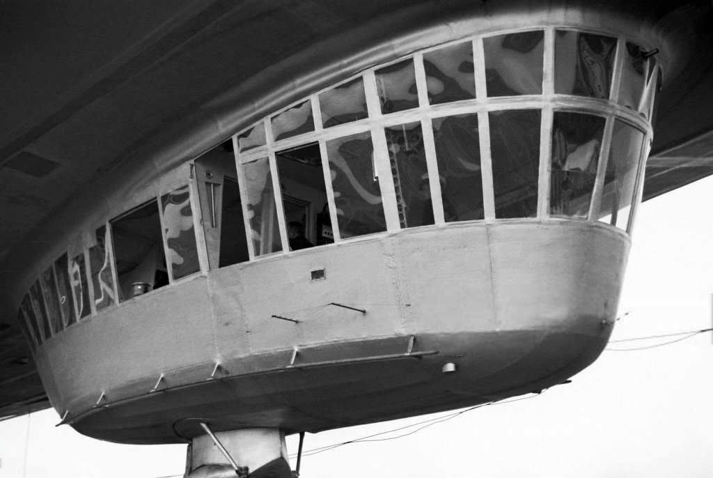 Airship 1937_5_6 (87) LZ-129 Hindenburg.jpg