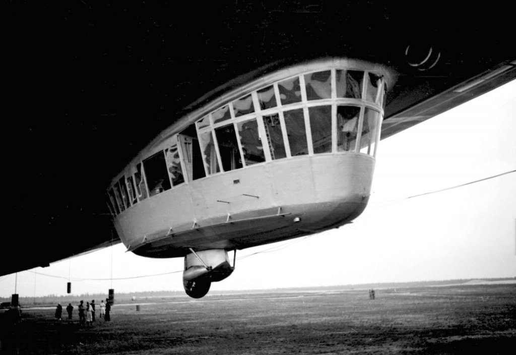 Airship 1937_5_6 (88) LZ-129 Hindenburg.jpg