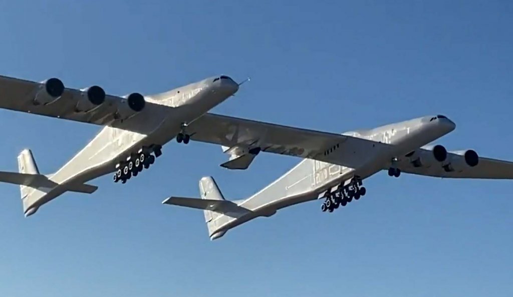 Máy bay Stratolaunch (4).jpg