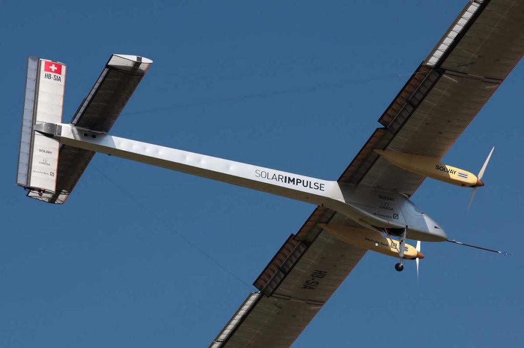 Máy bay Solar Impulse 2010_9_21 (1).jpg