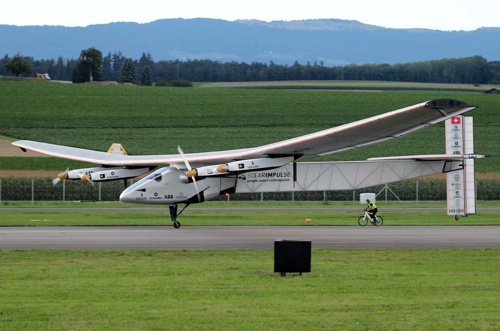 Máy bay Solar Impulse 2014_8_23 (1).jpg