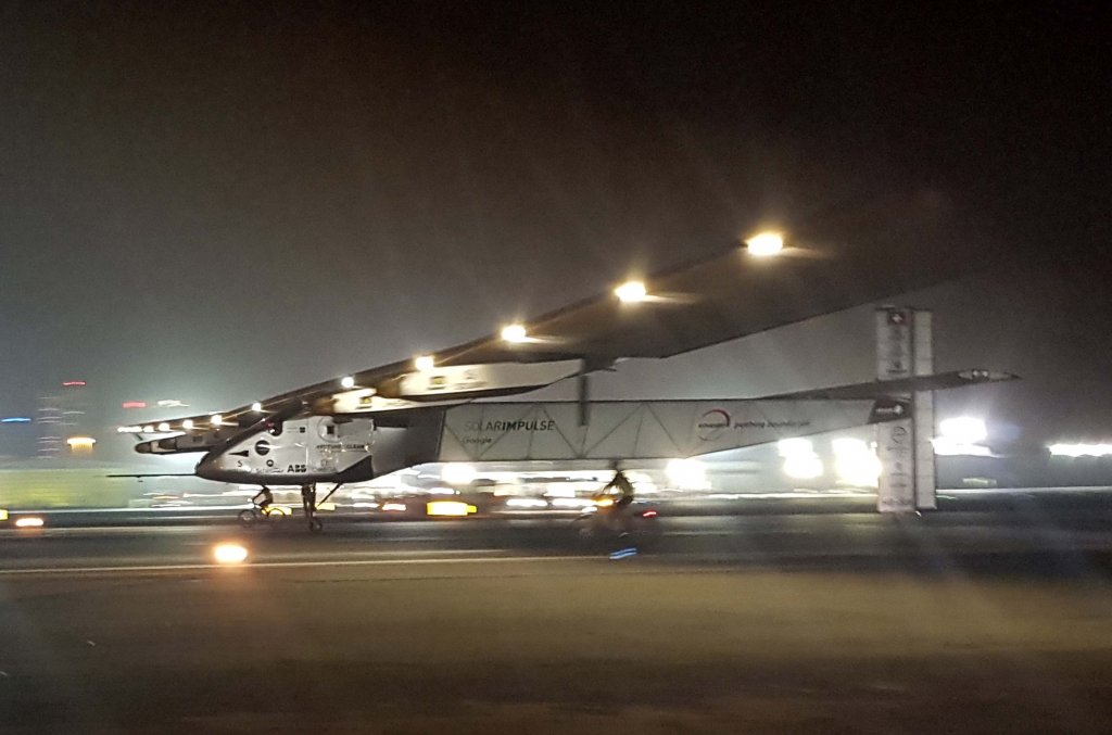 Máy bay Solar Impulse 2016_7_26 (1).jpeg