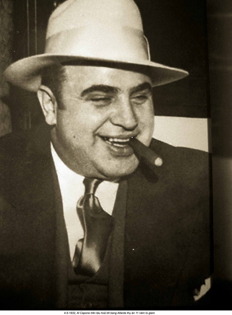 Al Capone 1932_5_4 (2).jpg