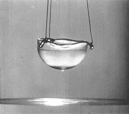 Liquid_helium_Rollin_film.jpg