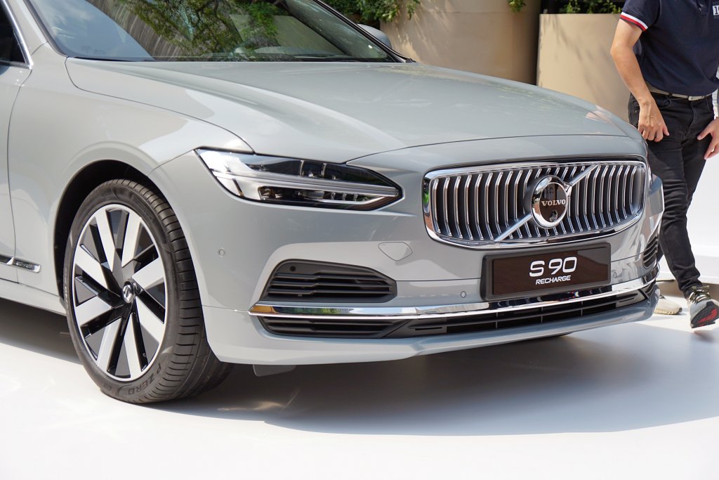 Volvo S90 Recharge Vn (3).JPG