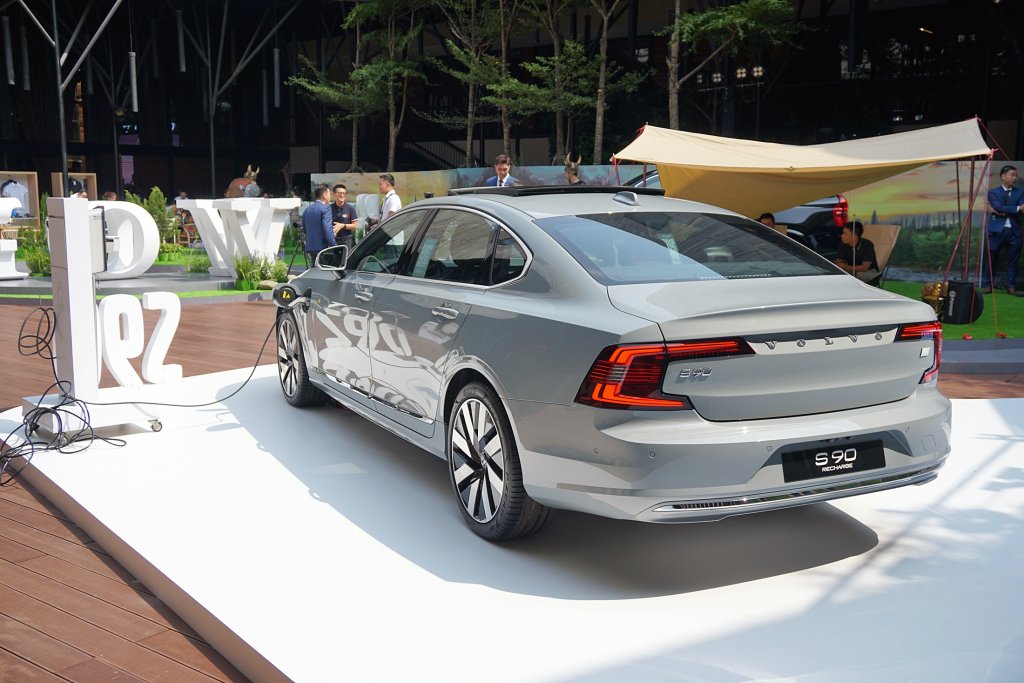 Volvo S90 Recharge Vn (8).JPG